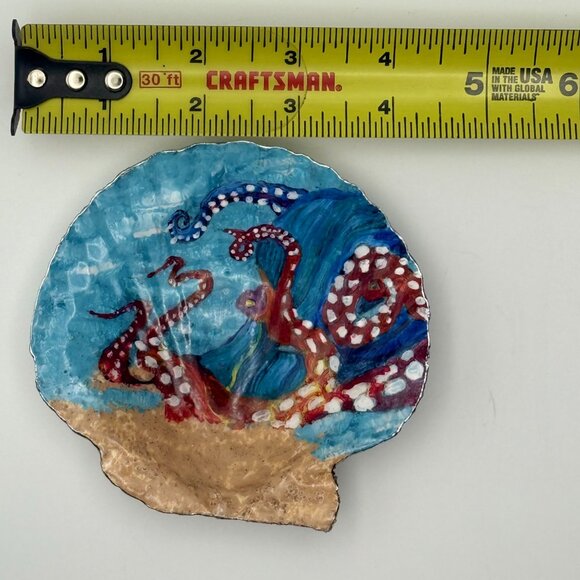 Hand-Painted Seashell Art – Octopus Ocean Scene (Nautical Decor) - Picture 2 of 2
